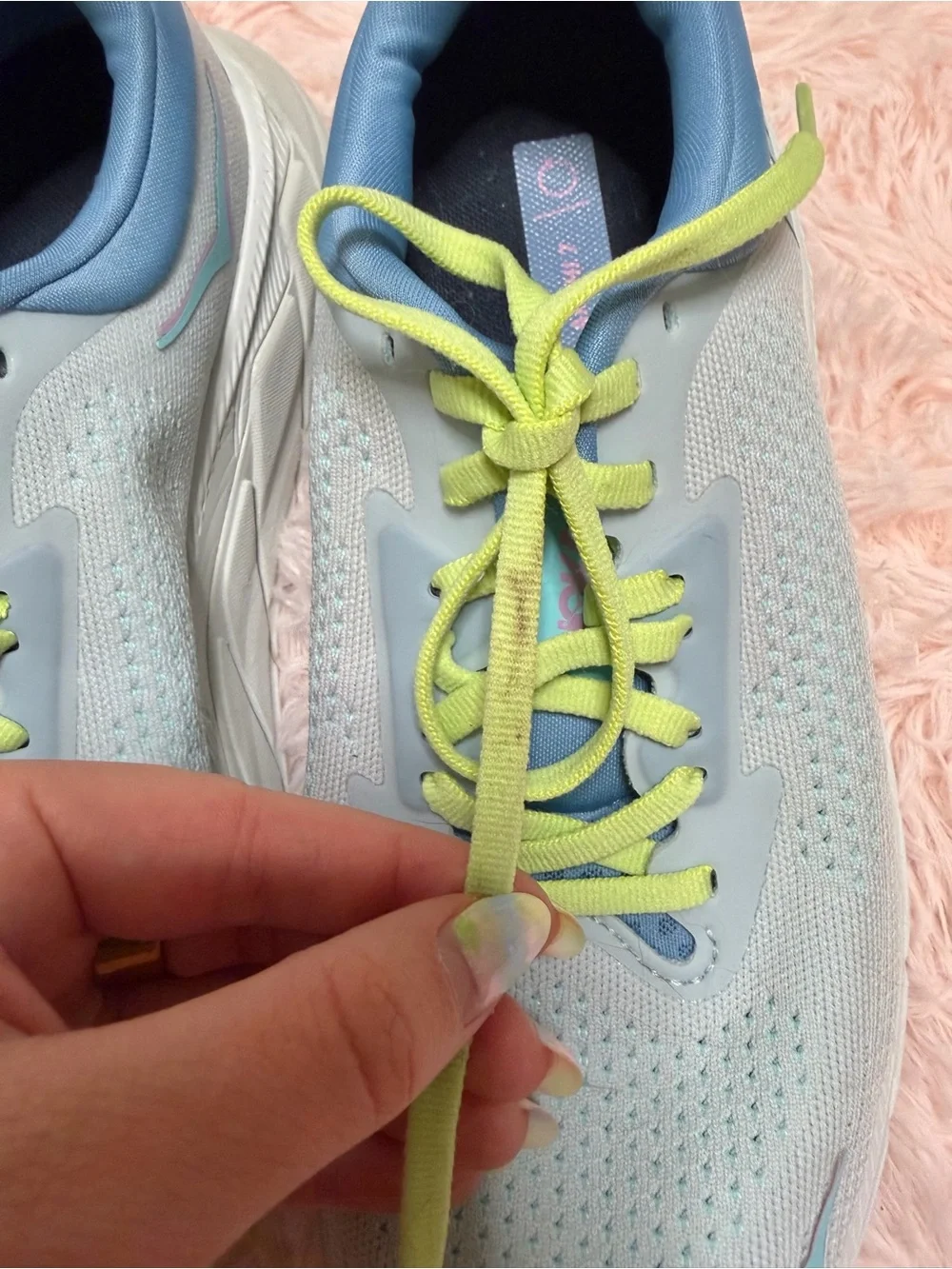 Hoka arahi blue